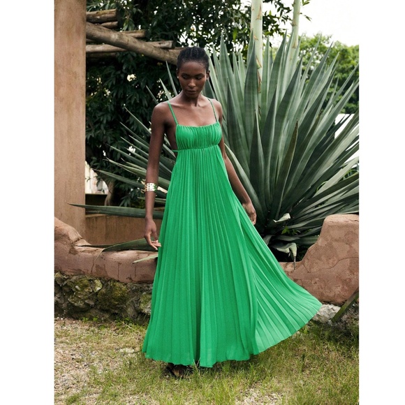 Green Pleated Maxi Dress Open Back Flowy Skirt Tie Straps - Picture 2 of 16
